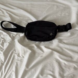 lululemon athletica Men's Black Belt Bag